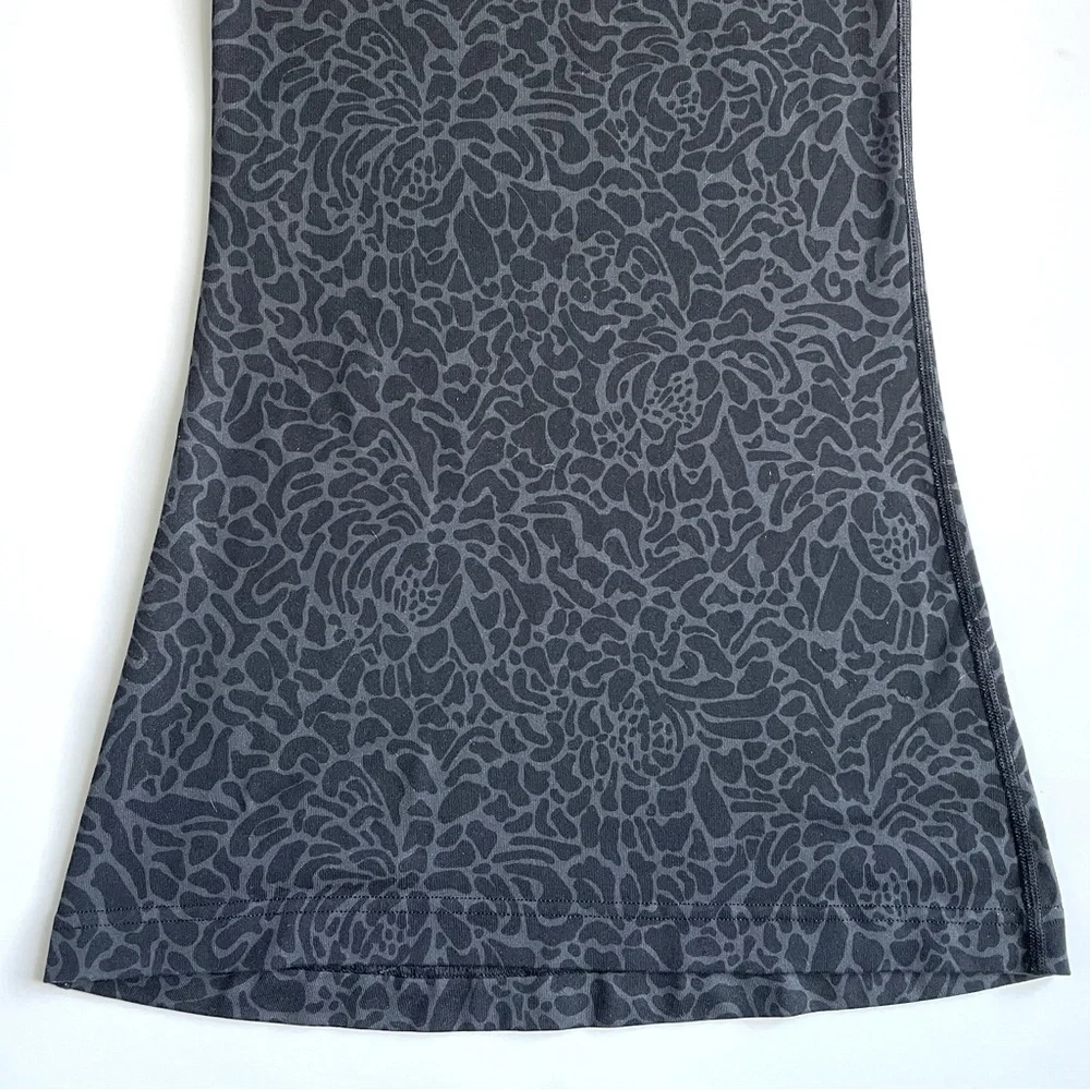 Lululemon - Picture 6 of 10